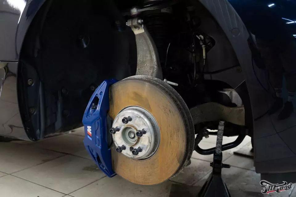 BMW GT6. Полировка и керамика кузова, дисков и суппортов перед зимним сезоном!